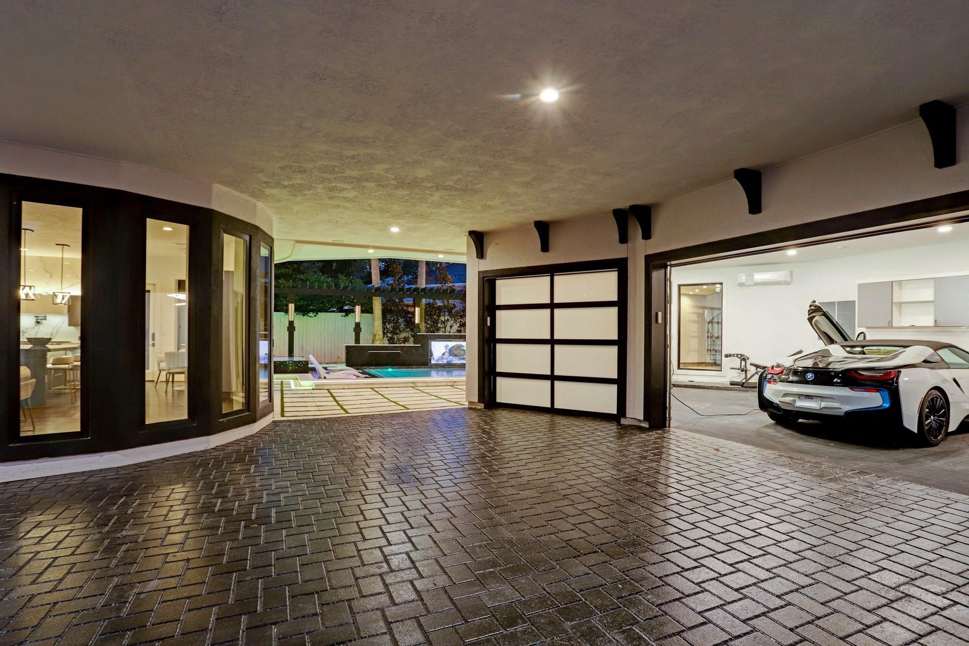 5158 Huckleberry Circle, Houston, TX 77056