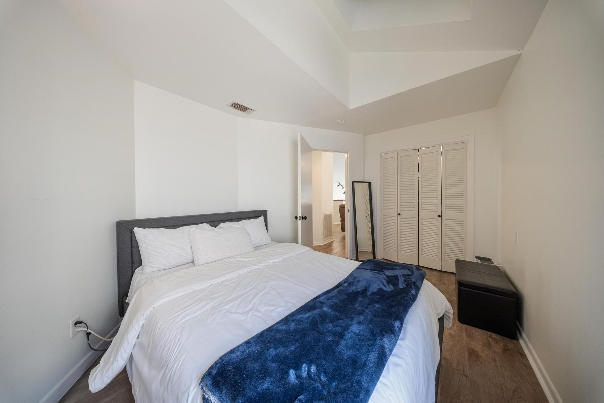 4904 Feagan Street, #1, Houston, TX 77007 4904 Feagan Street, #1, Houston, TX 77007