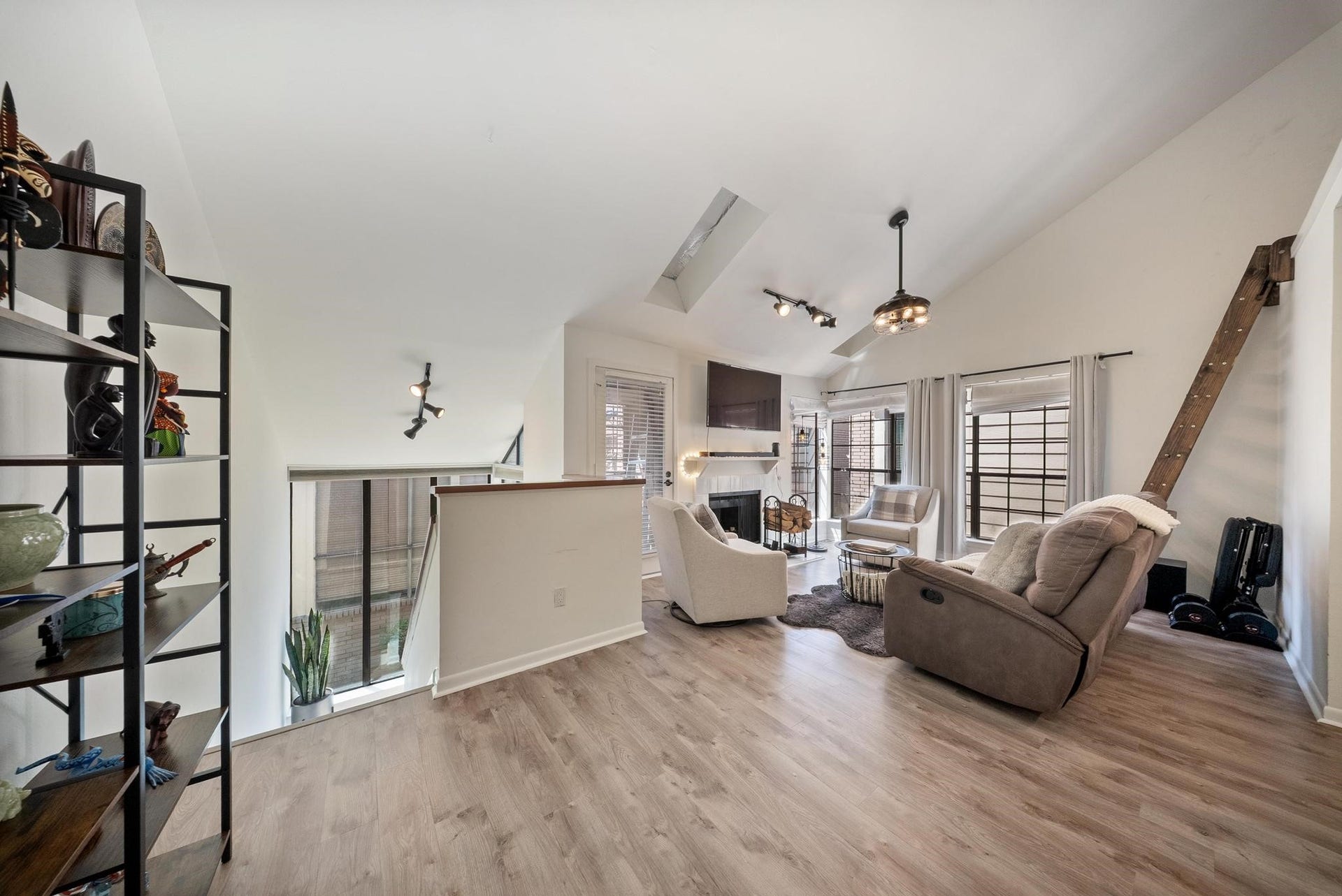 4904 Feagan Street, #1, Houston, TX 77007 4904 Feagan Street, #1, Houston, TX 77007