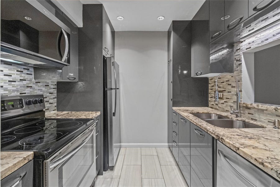 Property photo for 4627 Wild Indigo Street, #604, Houston, TX