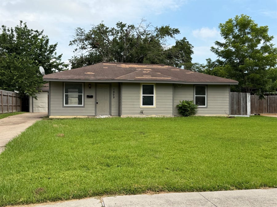 Property photo for 1209 Glenn Avenue, Pasadena, TX