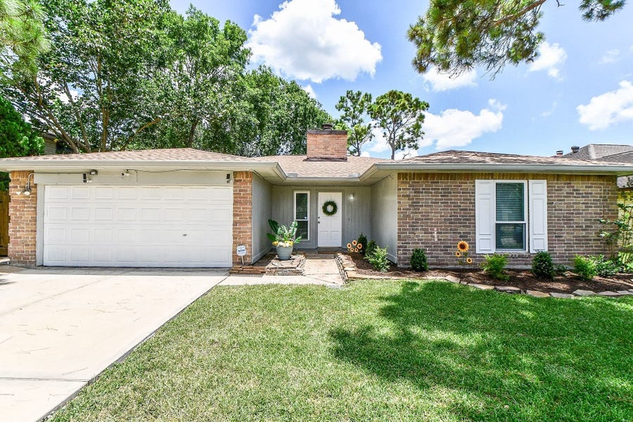 Property photo for 16823 Cobble Ridge Drive, Sugar Land, TX