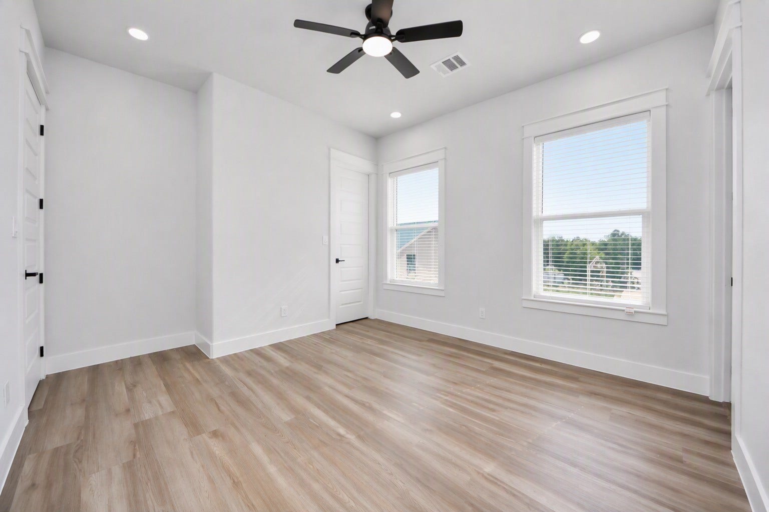 Primary Bedroom (Unit B)