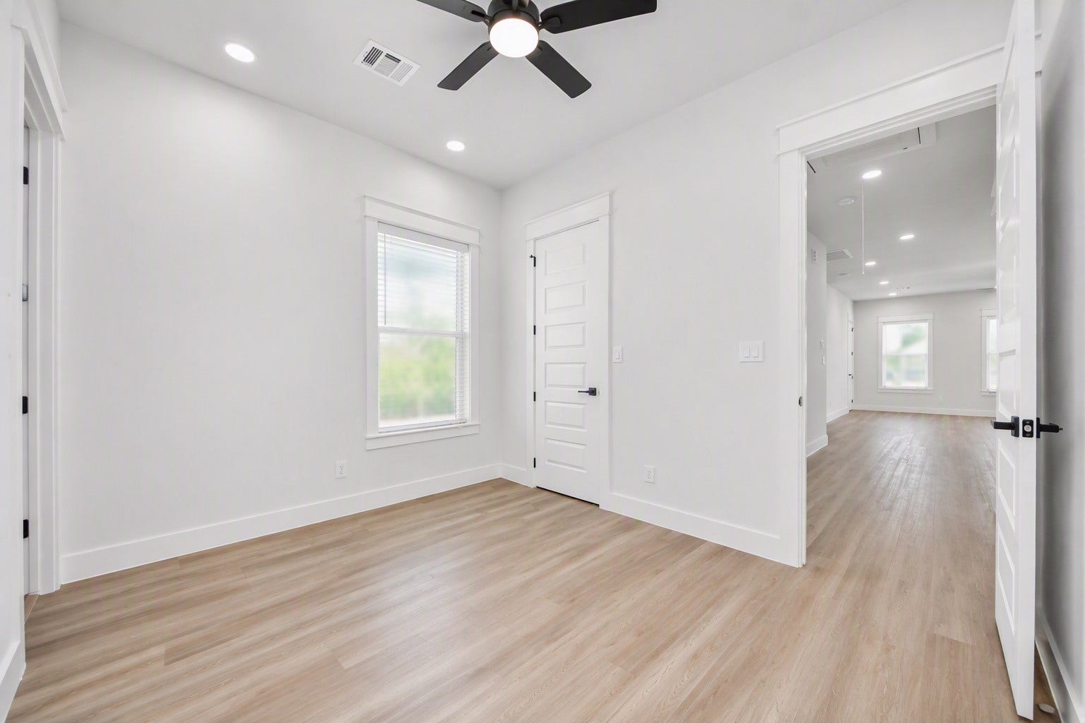 Secondary Bedroom (Unit B)