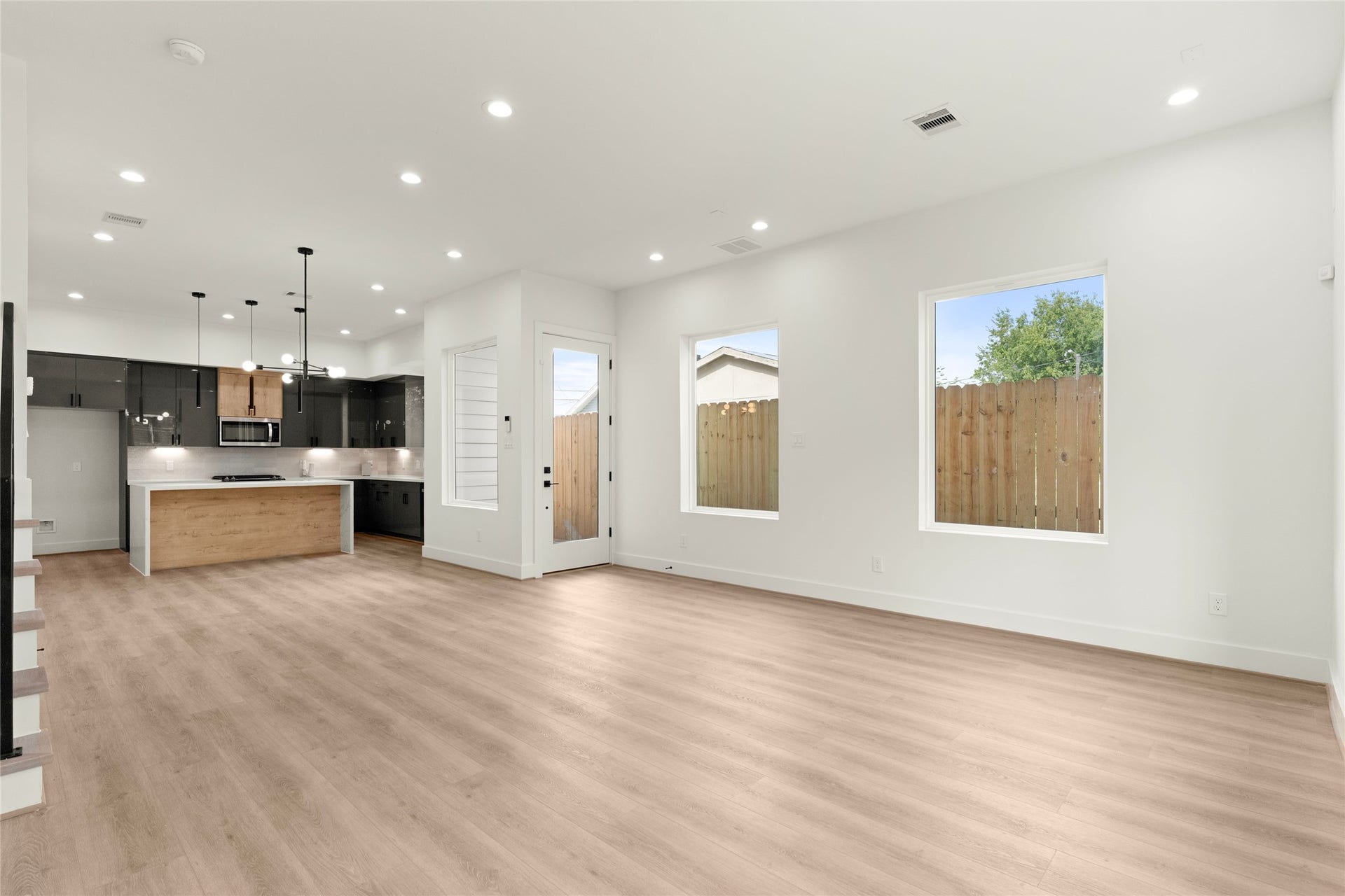 2717 Sampson Street, Houston, TX 77004