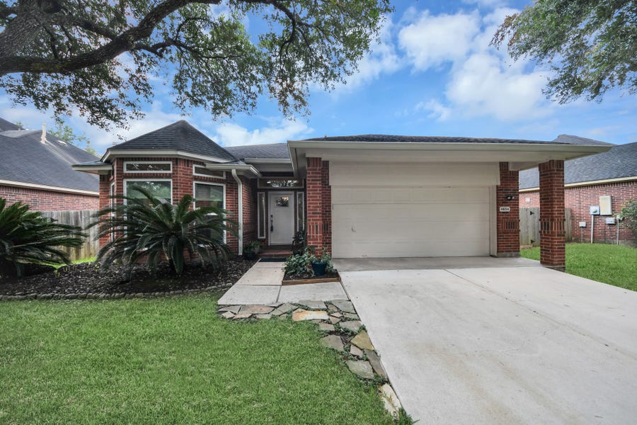 Property photo for 4634 Jaymar Dr, Sugar Land, TX