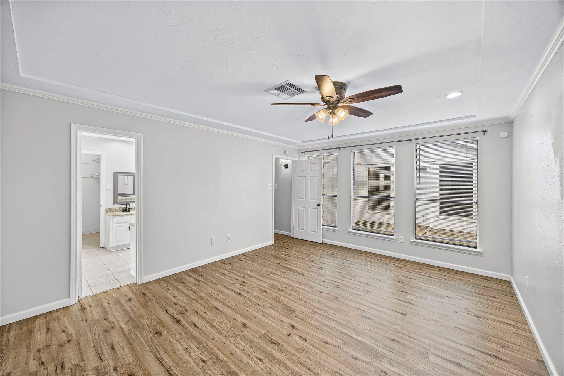 5610 Longforest Drive, Houston, TX 77088