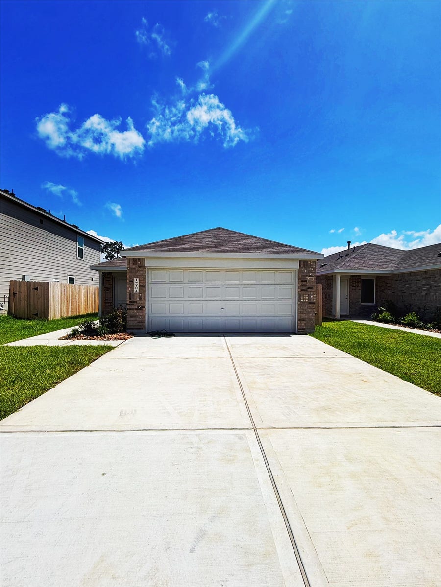 Property photo for 14704 S Ascot Bend Circle, Conroe, TX