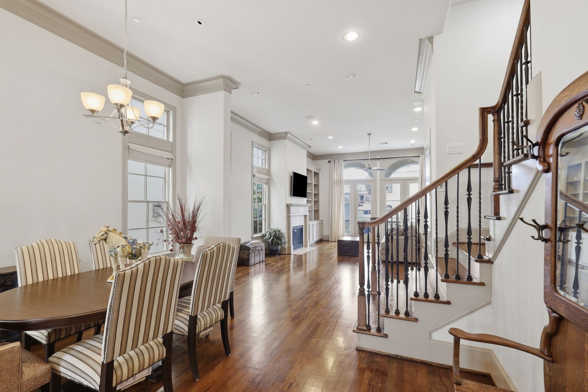 314 W Clay Street, Houston, TX 77019 314 W Clay Street, Houston, TX 77019