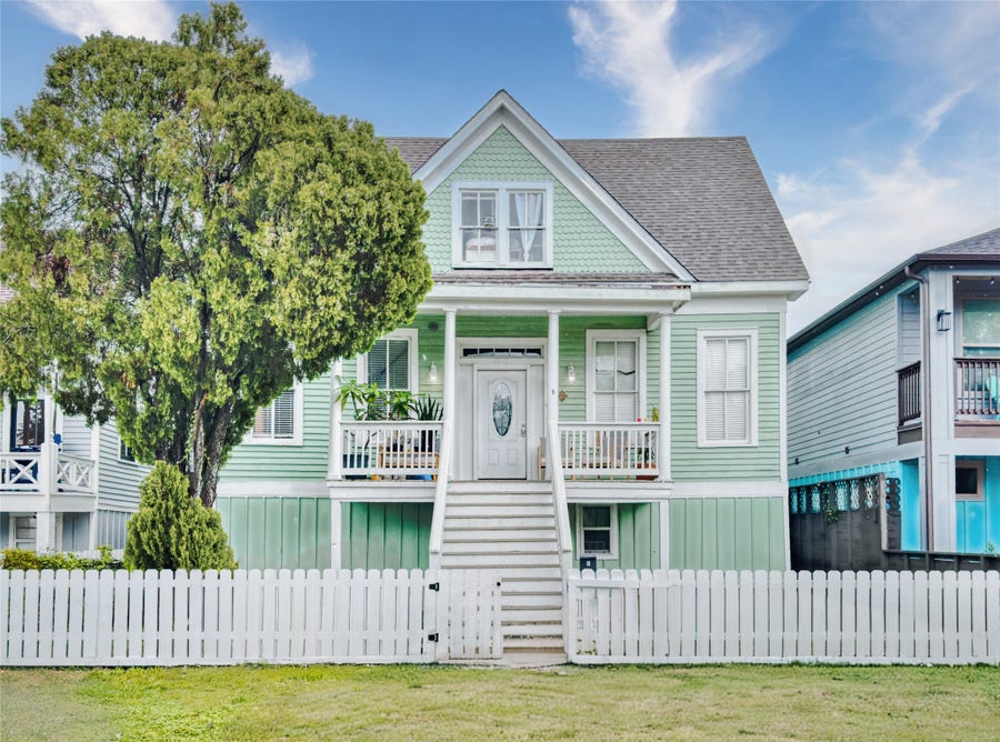 Property photo for 1917 Avenue M 1/2, Galveston, TX