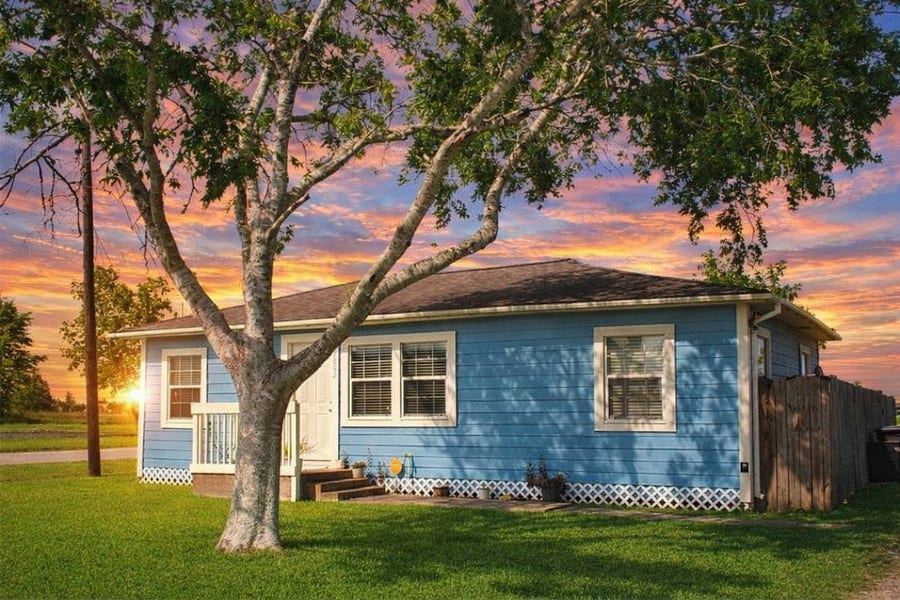 Property photo for 2802 Kentucky Avenue, League City, TX