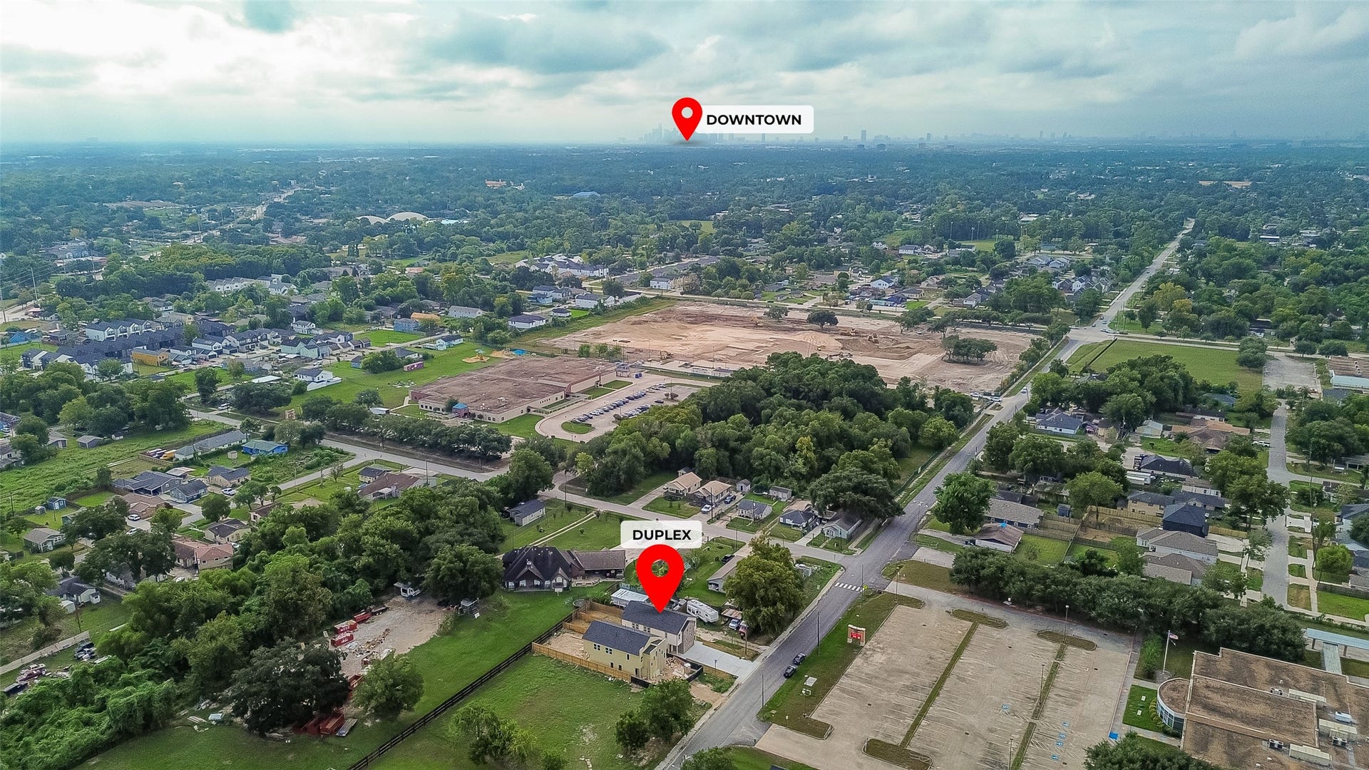 Conveniently located with easy access to The Heights and Downtown Houston, putting dining, entertainment, employment centers, and city destinations within reach.