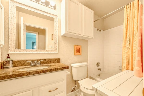 1727 Millhouse Road, Houston, TX 77073 1727 Millhouse Road, Houston, TX 77073