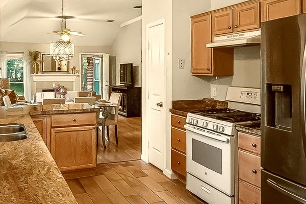 1727 Millhouse Road, Houston, TX 77073 1727 Millhouse Road, Houston, TX 77073