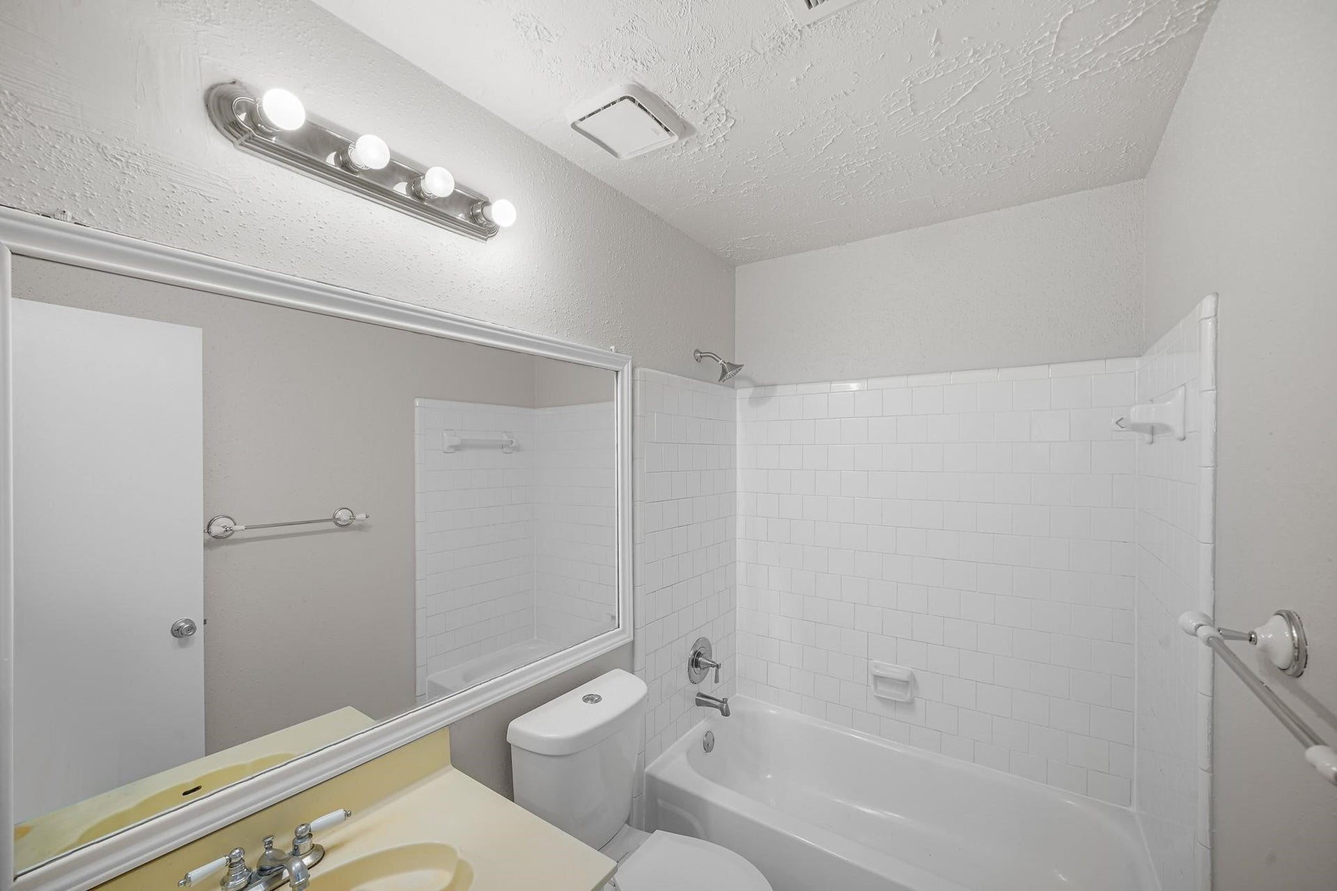 7403 W Fuqua Drive, Houston, TX 77489 7403 W Fuqua Drive, Houston, TX 77489