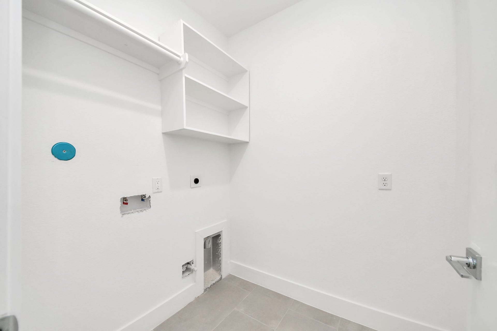 2521 Francis Street, Houston, TX 77004 Laundry room on third floor (Sample photo from same floor plan next to the address)