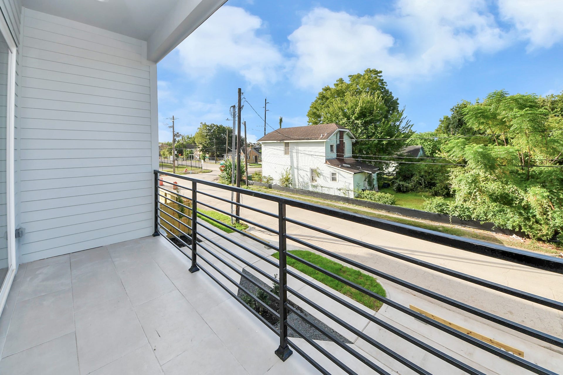2521 Francis Street, Houston, TX 77004 Balcony on second floor (Sample photo from same floor plan next to the address)
