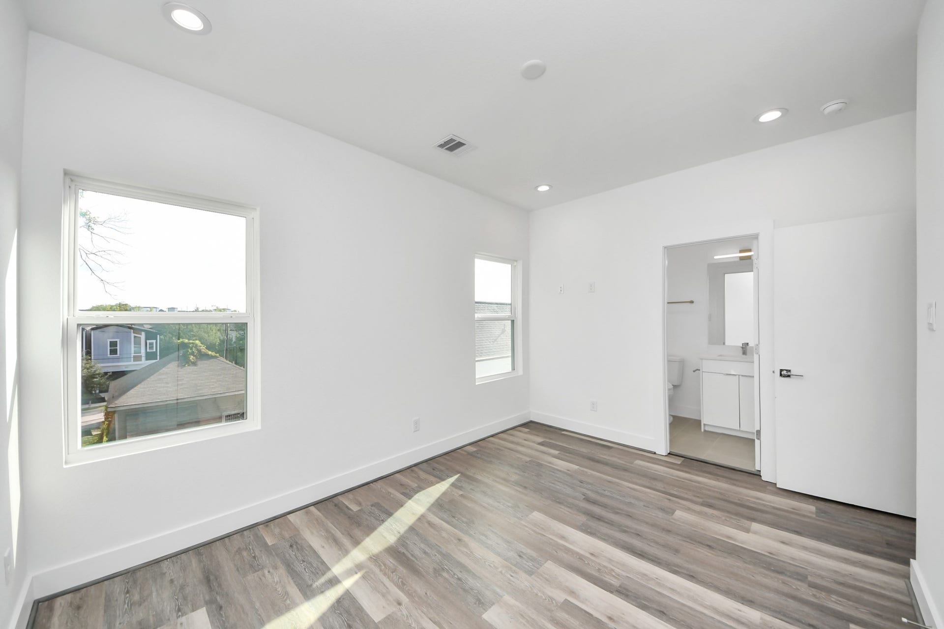 2521 Francis Street, Houston, TX 77004 Bedroom on third floor (Sample photo from same floor plan next to the address)