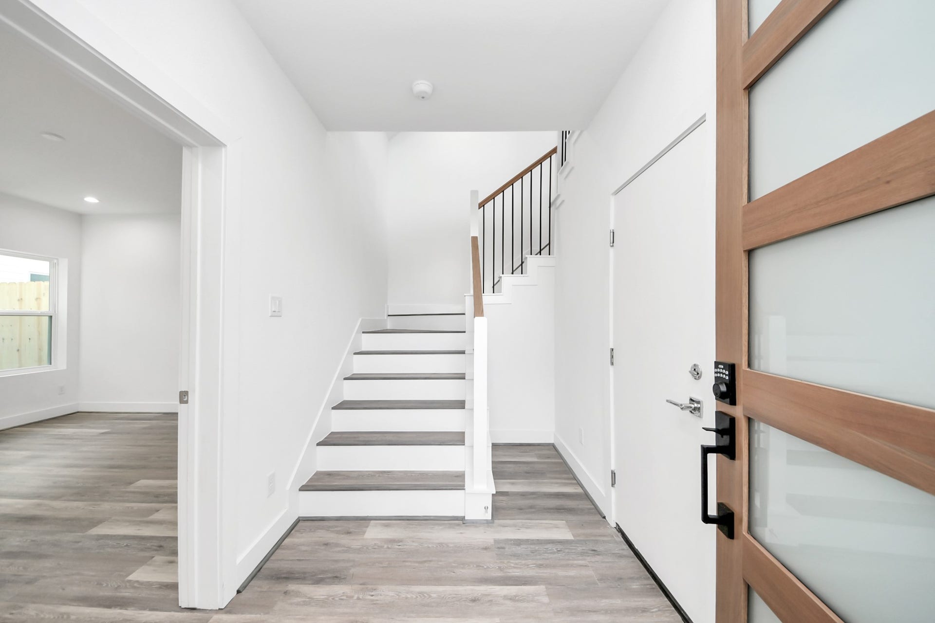 2521 Francis Street, Houston, TX 77004 Front entry (Sample photo from same floor plan next to the address)