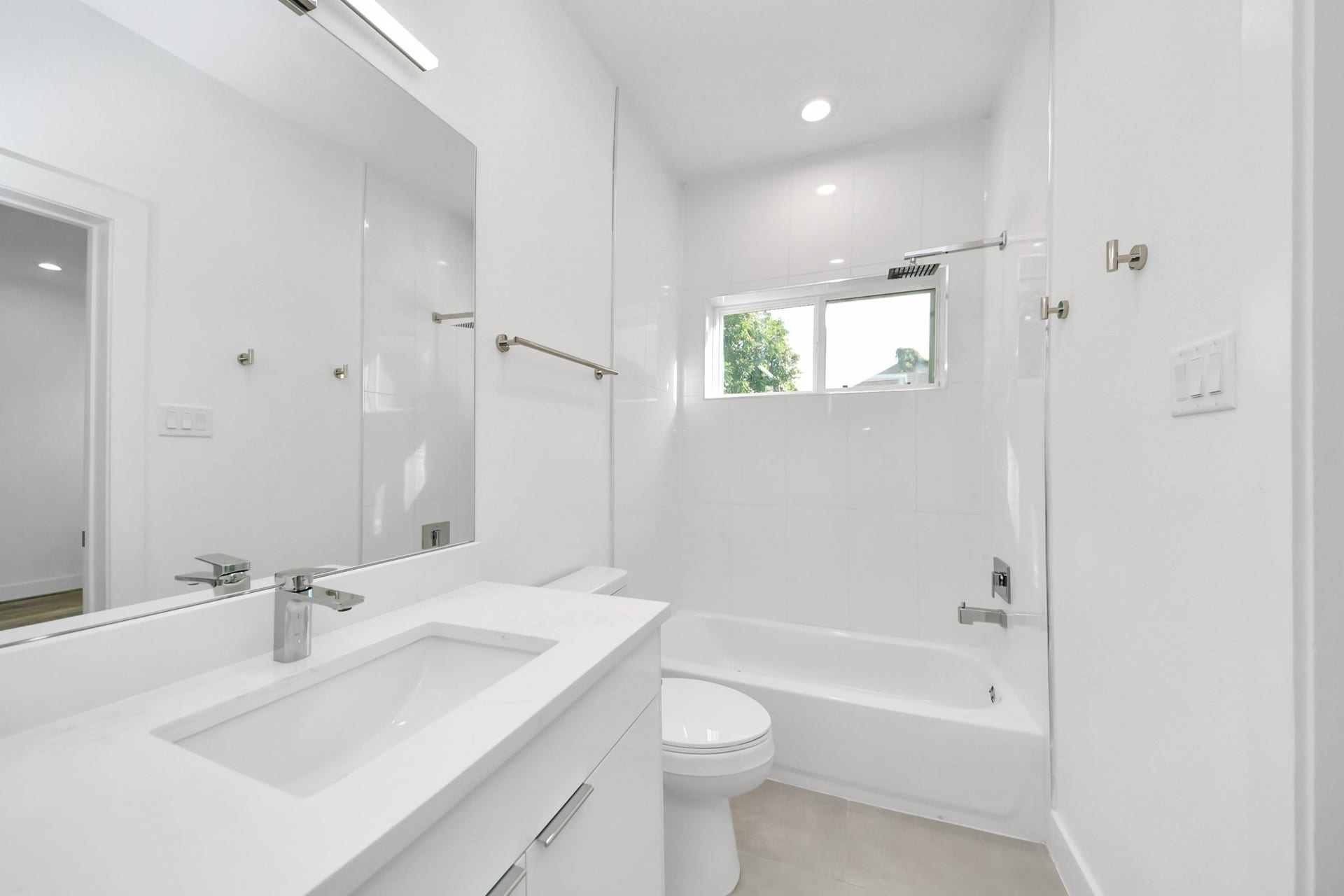 2521 Francis Street, Houston, TX 77004 Bathroom on first floor (Sample photo from same floor plan next to the address)
