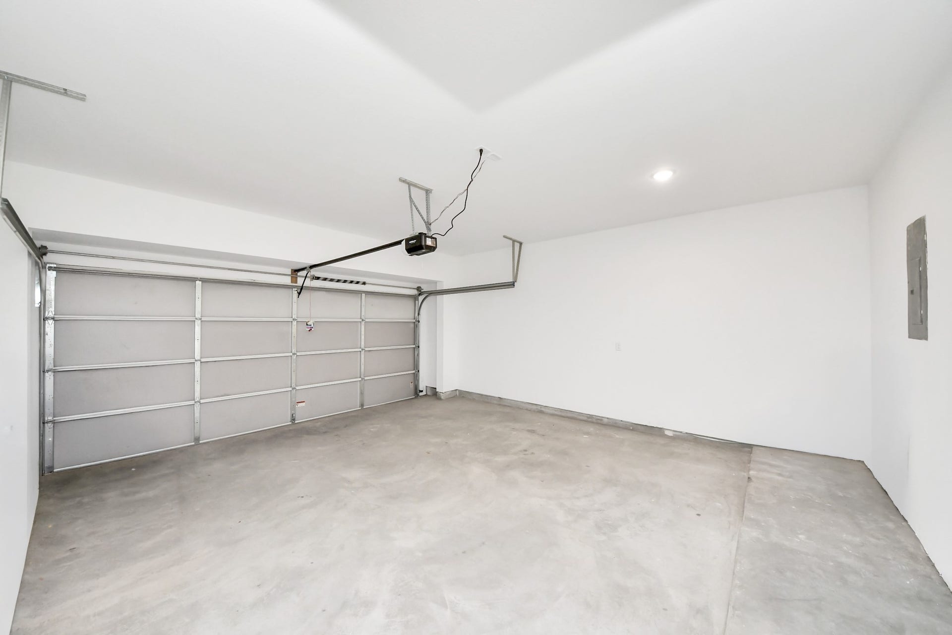 2521 Francis Street, Houston, TX 77004 2 car garage that fits pickup truck (Sample photo from same floor plan next to the address)