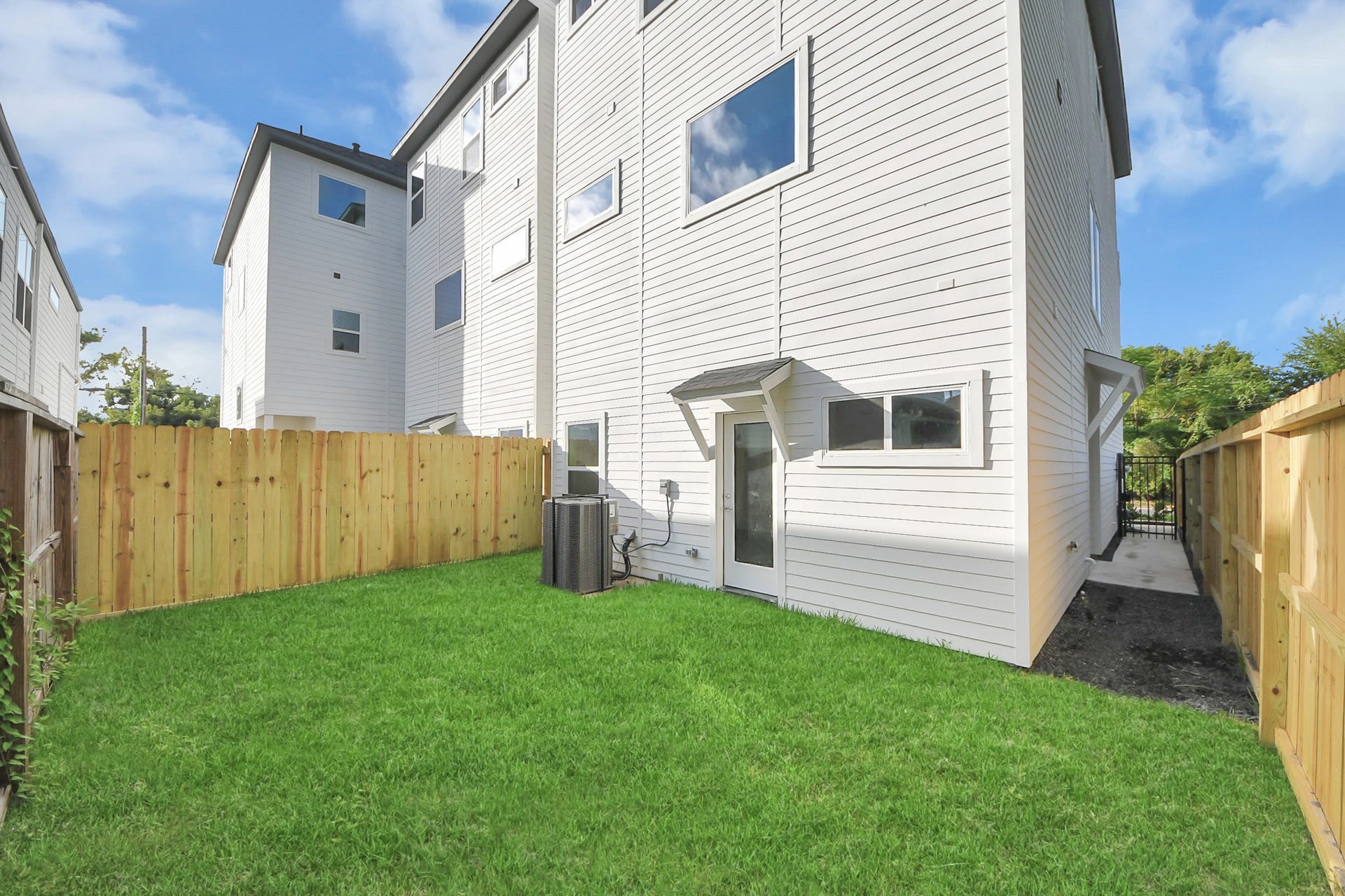 2521 Francis Street, Houston, TX 77004 Private fenced backyard (Sample photo from same floor plan next to the address)