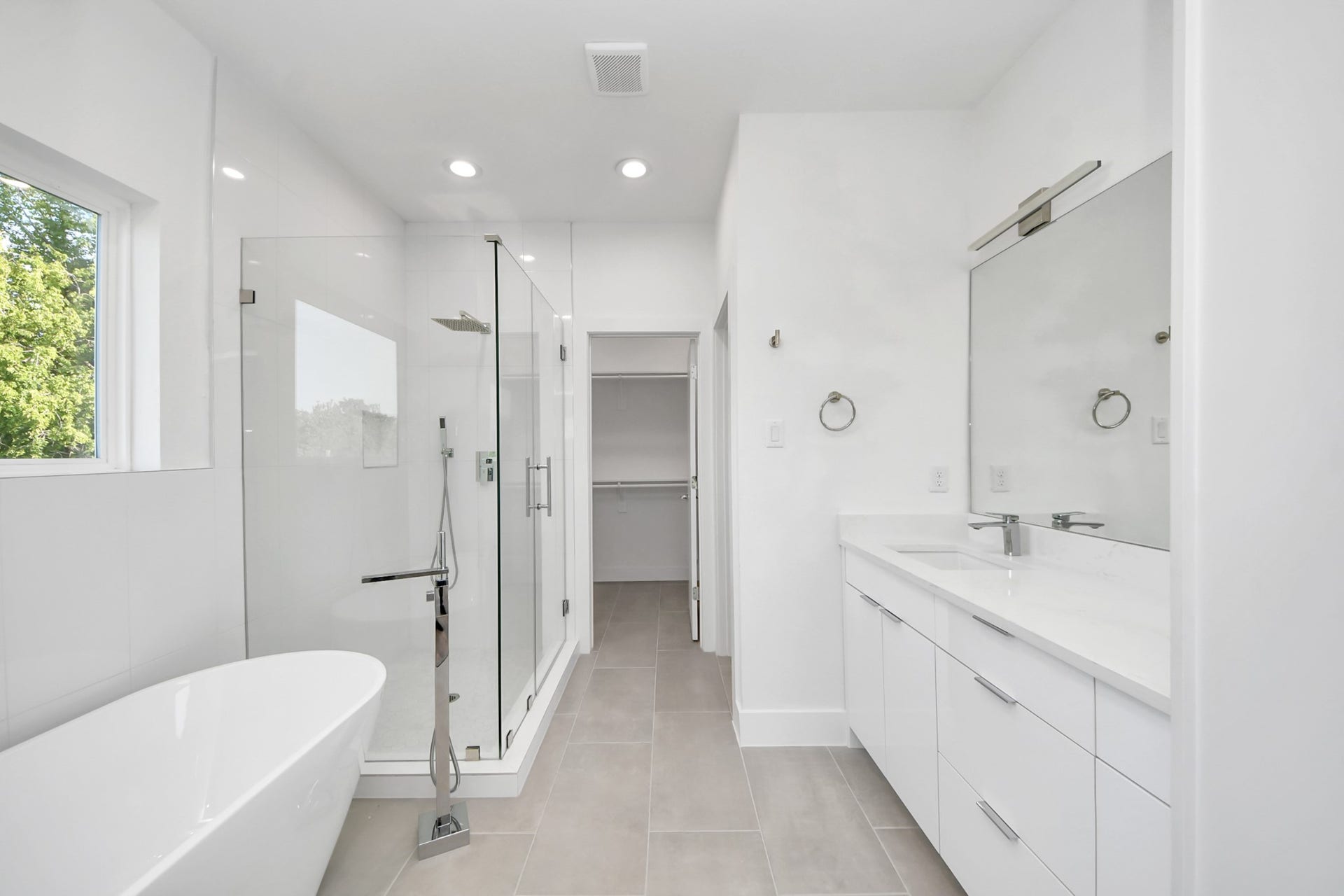 2521 Francis Street, Houston, TX 77004 One of two primary closets (Sample photo from same floor plan next to the address)
