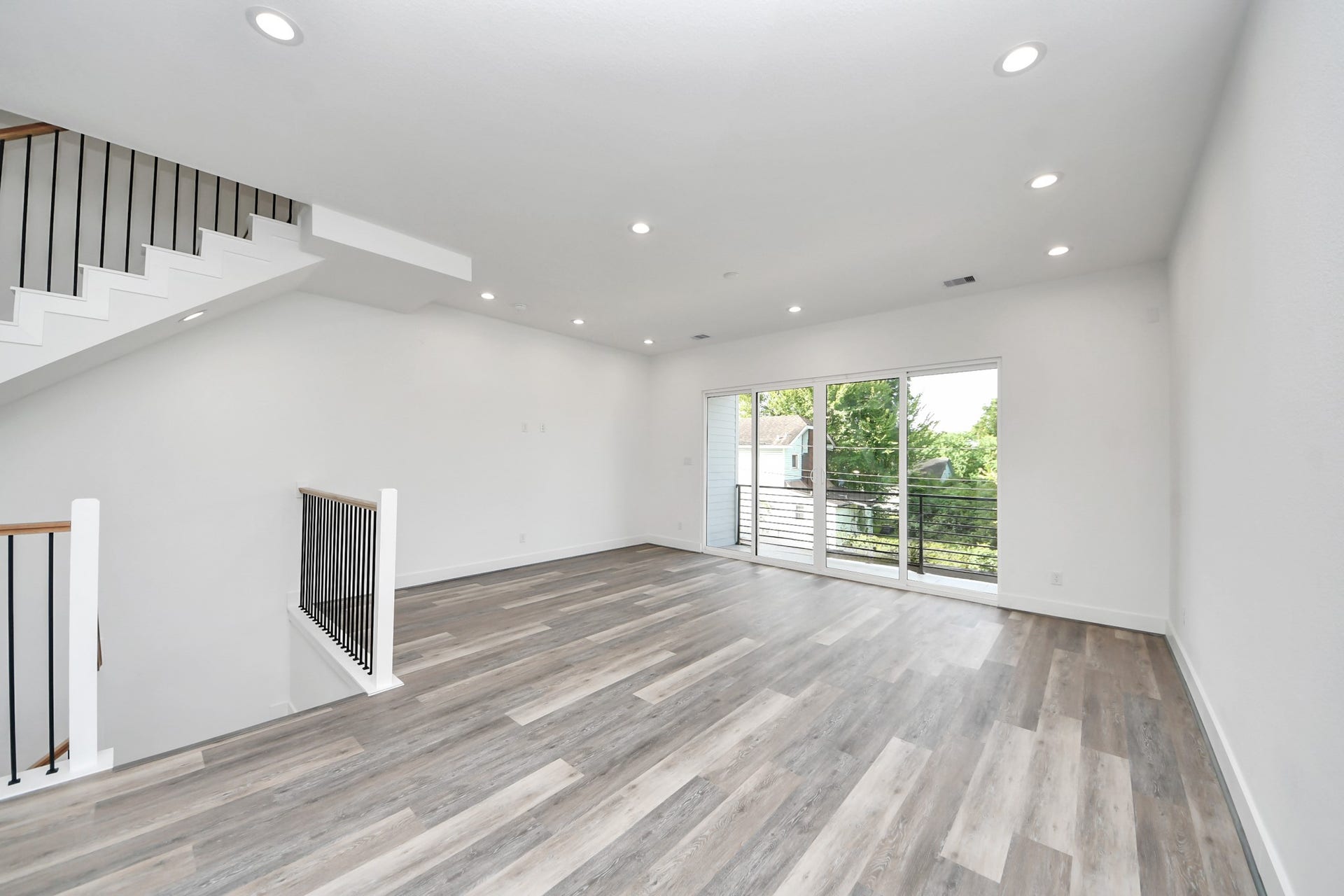 2521 Francis Street, Houston, TX 77004 Open living room/ Dining area (Sample photo from same floor plan next to the address)