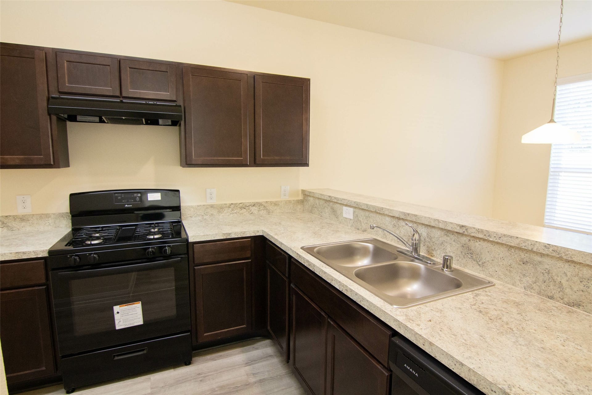 4154 Silver Ranch Road, Houston, TX 77014 Photos may be representative of the floor plan and not the exact home. Finishes, layout, and features of the actual property for lease may vary.