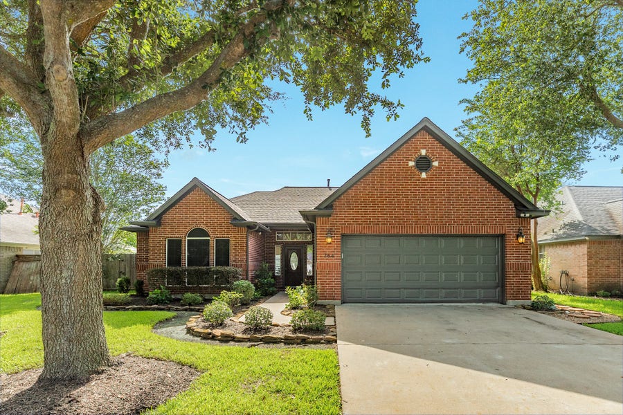 Property photo for 264 Lasso Street, Angleton, TX