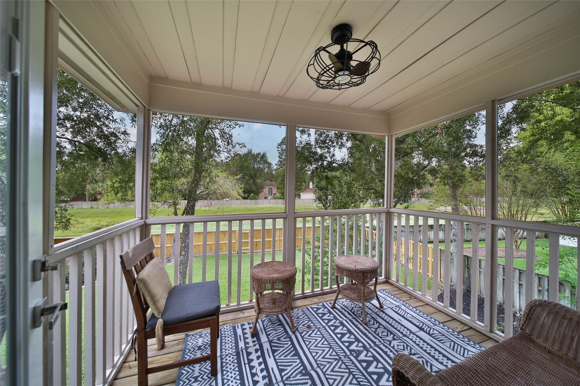 35 S Apple Springs Circle, The Woodlands, TX 77382 35 S Apple Springs Circle, The Woodlands, TX 77382