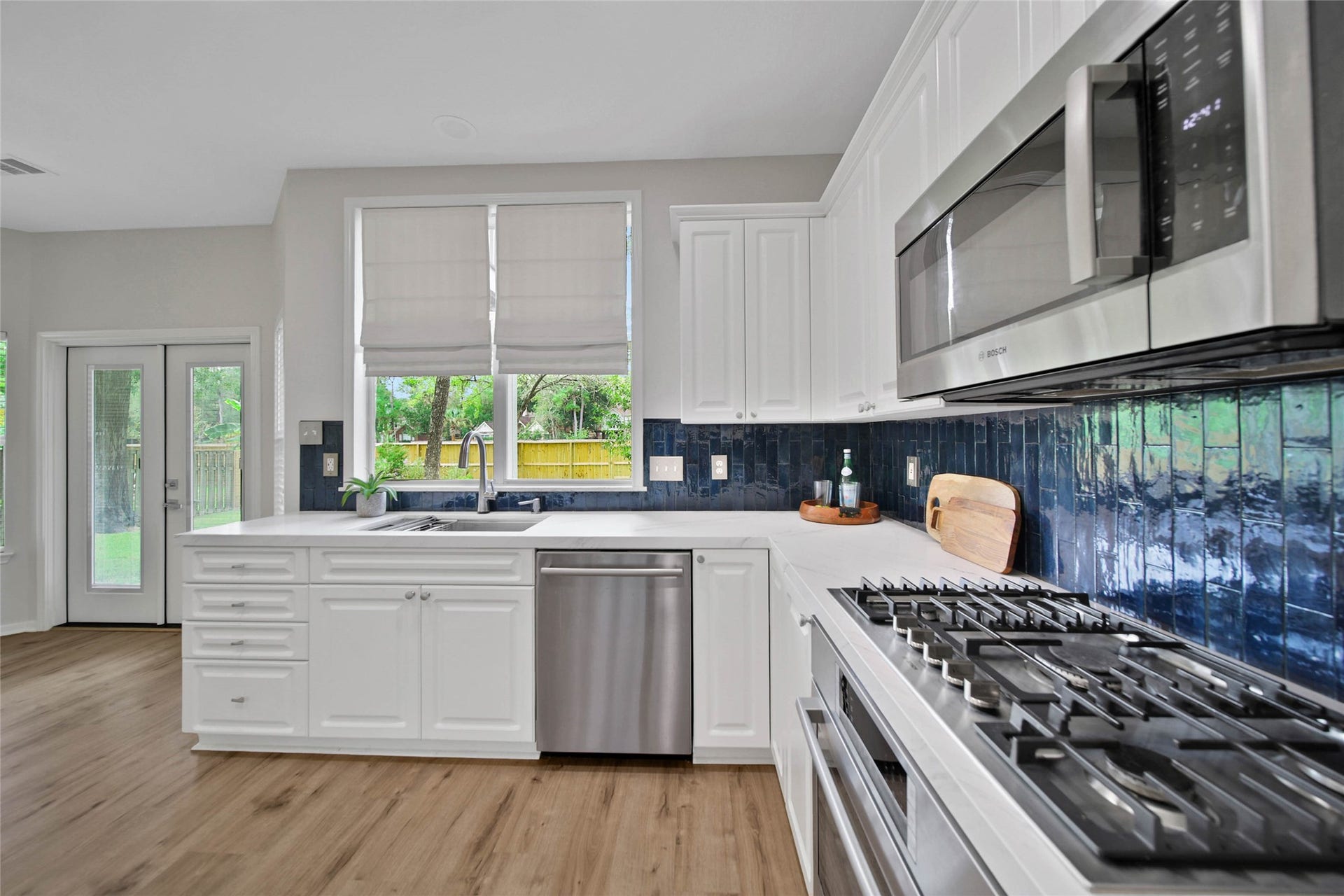 35 S Apple Springs Circle, The Woodlands, TX 77382 35 S Apple Springs Circle, The Woodlands, TX 77382