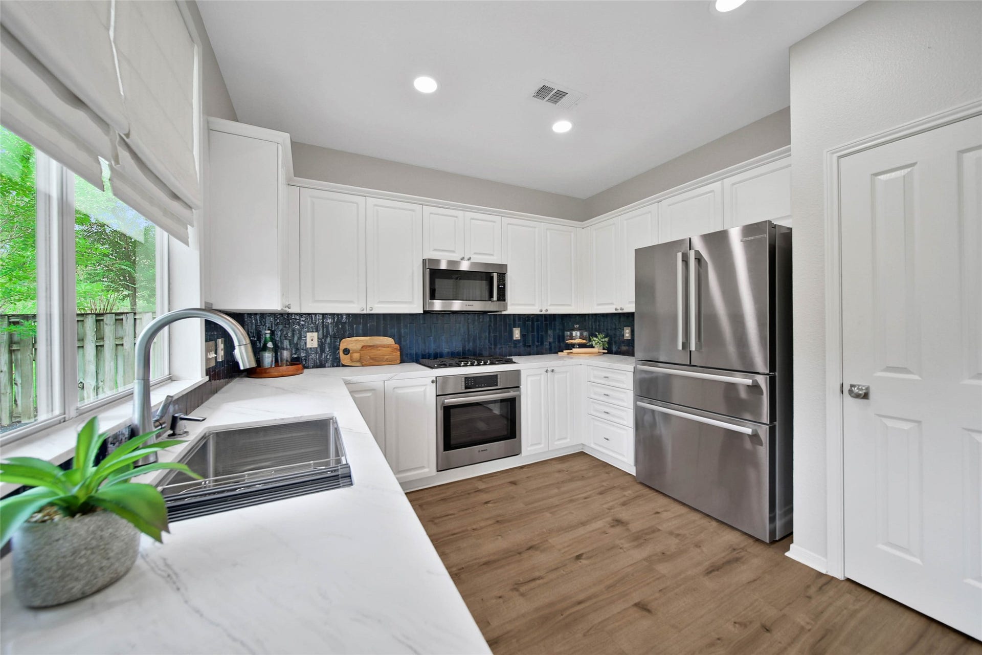35 S Apple Springs Circle, The Woodlands, TX 77382 35 S Apple Springs Circle, The Woodlands, TX 77382