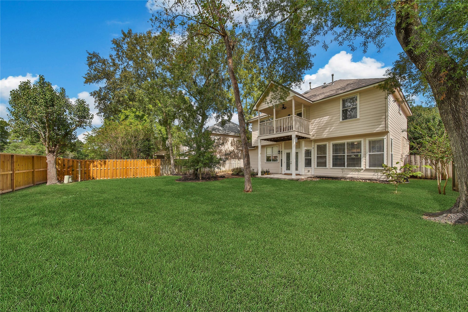 35 S Apple Springs Circle, The Woodlands, TX 77382 35 S Apple Springs Circle, The Woodlands, TX 77382