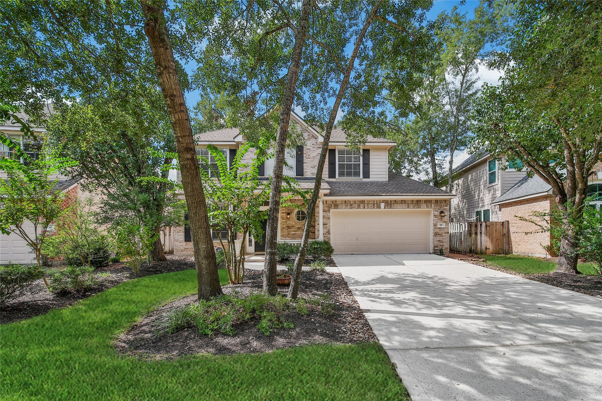 35 S Apple Springs Circle, The Woodlands, TX 77382 35 S Apple Springs Circle, The Woodlands, TX 77382