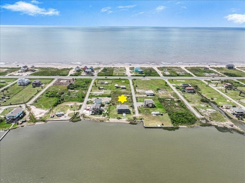 Property photo for 1026 N Gayle Street, Gilchrist, TX