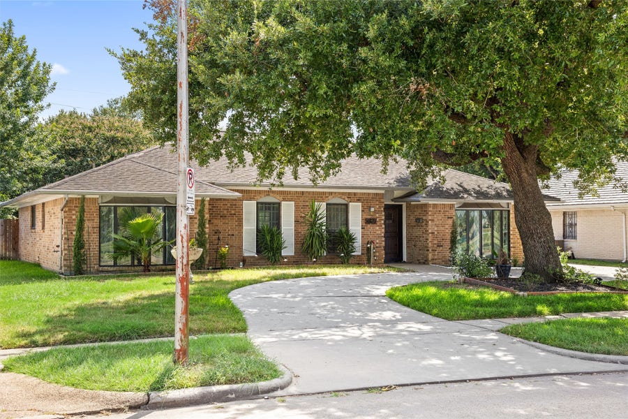 Property photo for 5827 S Braeswood Boulevard, Houston, TX