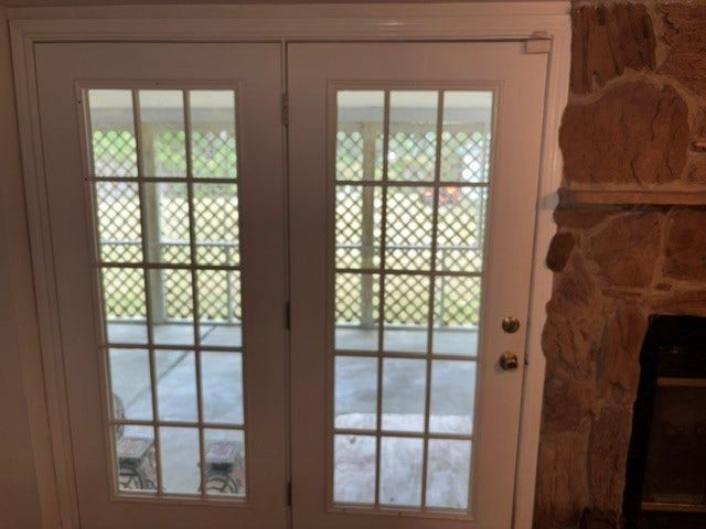 1909 11th Avenue, La Marque, TX 77568 Lets take a look at the large patio just off the family room.