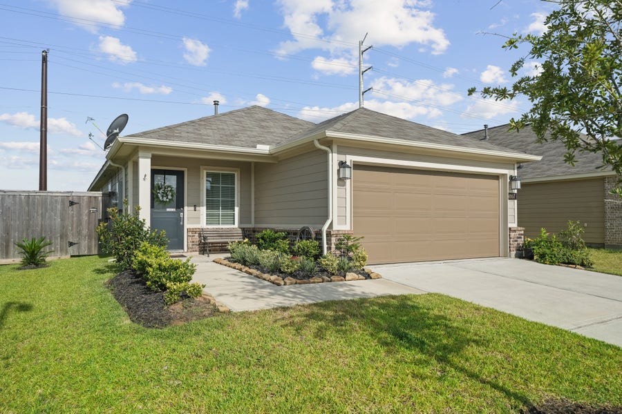 Property photo for 4957 Perennial Lane, La Marque, TX