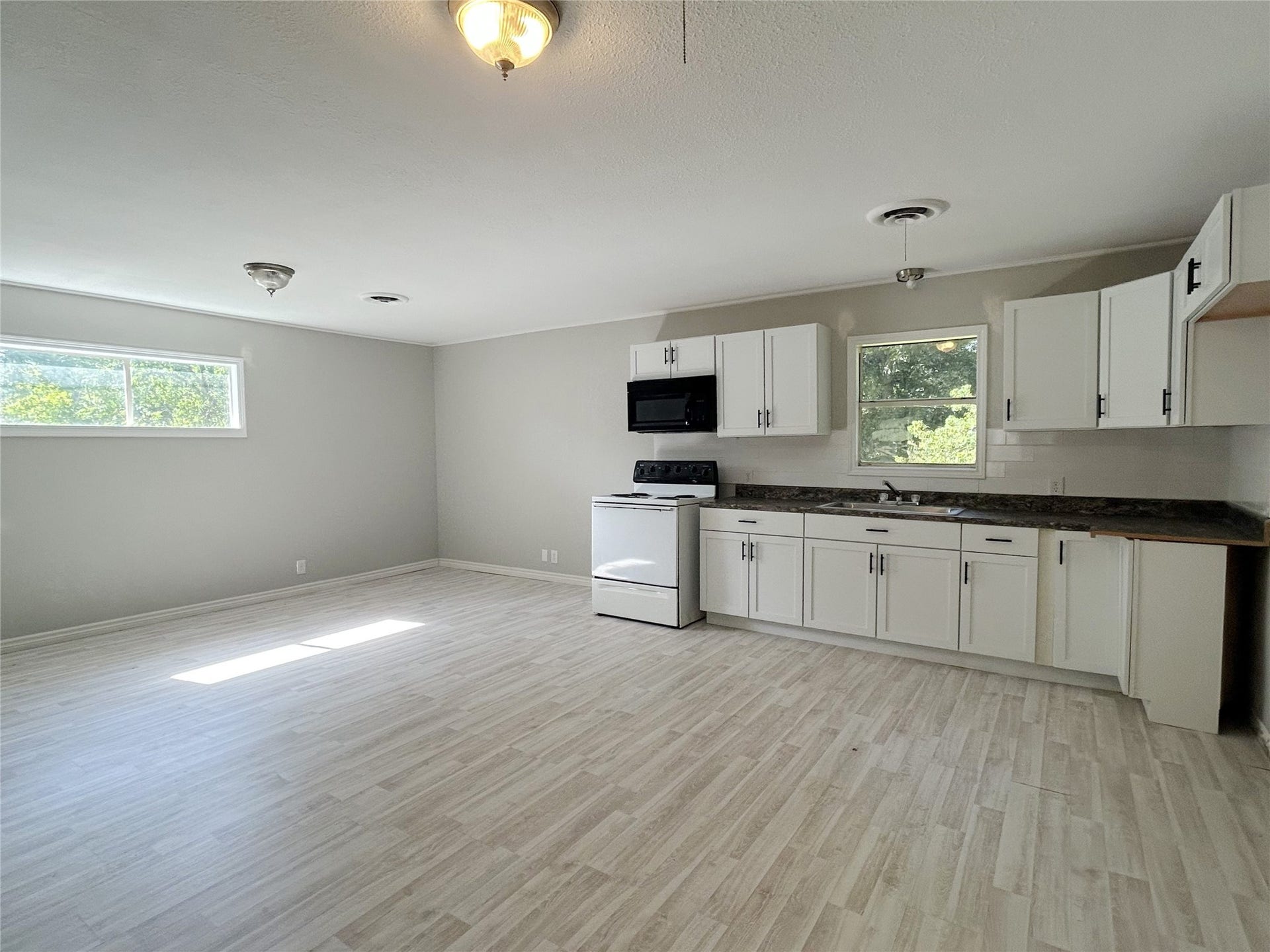 602 Bluebonnet Drive, La Marque, TX 77568 Kitchen