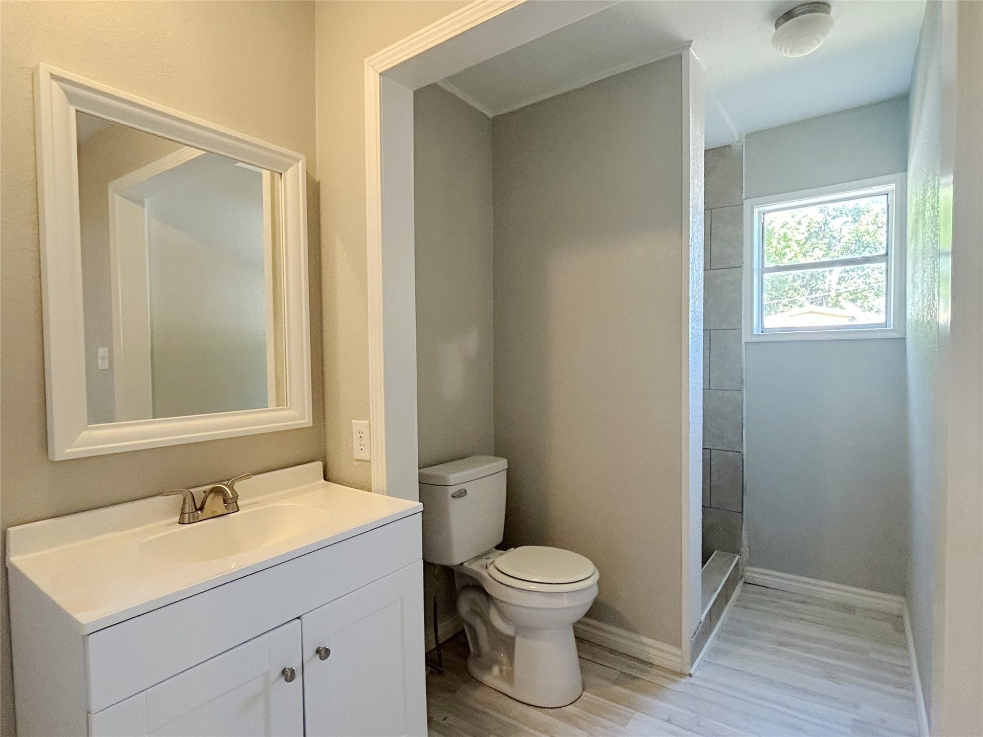 602 Bluebonnet Drive, La Marque, TX 77568 Primary bath