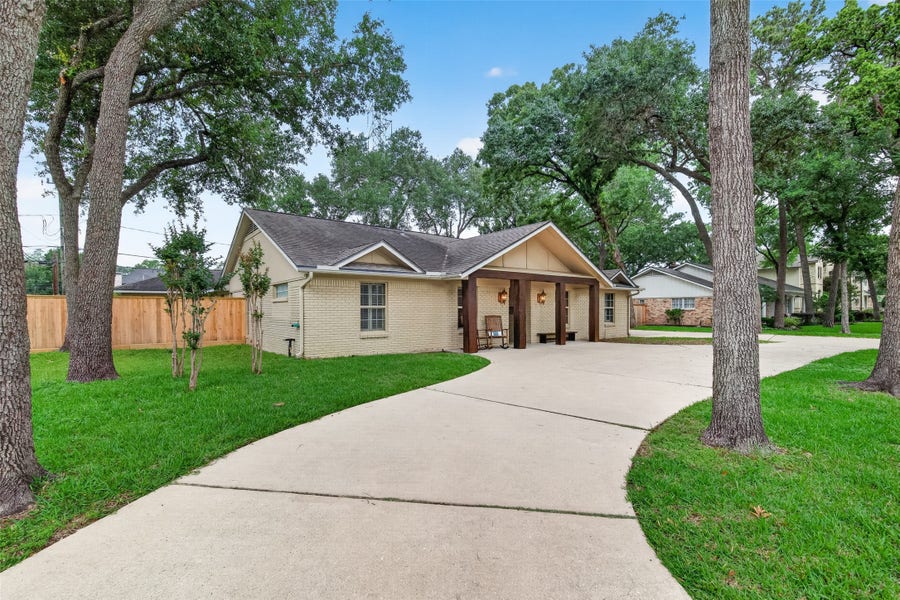 Property photo for 341 W Gaywood Drive, Houston, TX