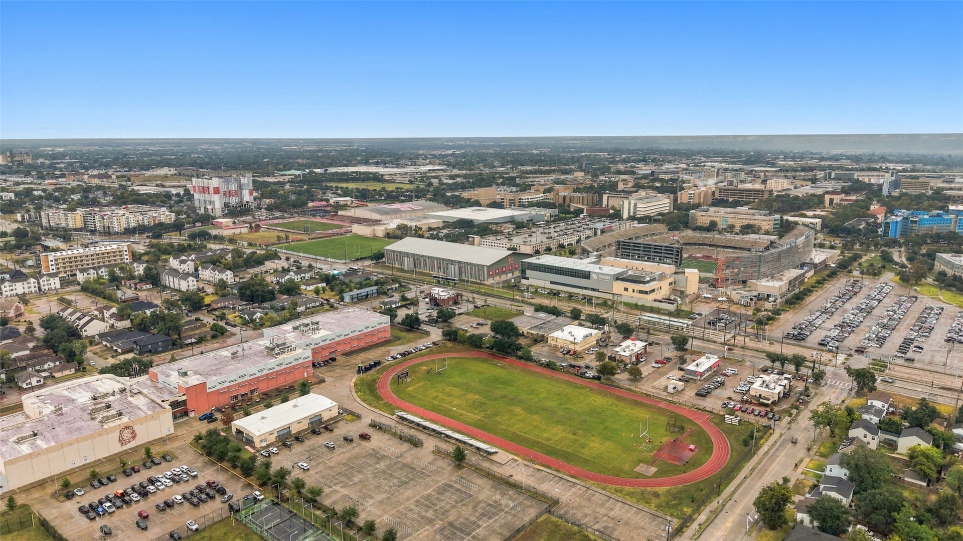 3201 Berry Street, #A/B, Houston, TX 77004 Prime urban location with two universities near- Texas Southern University and University of Houston. Easy access to city amenities, offering a vibrant community atmosphere.