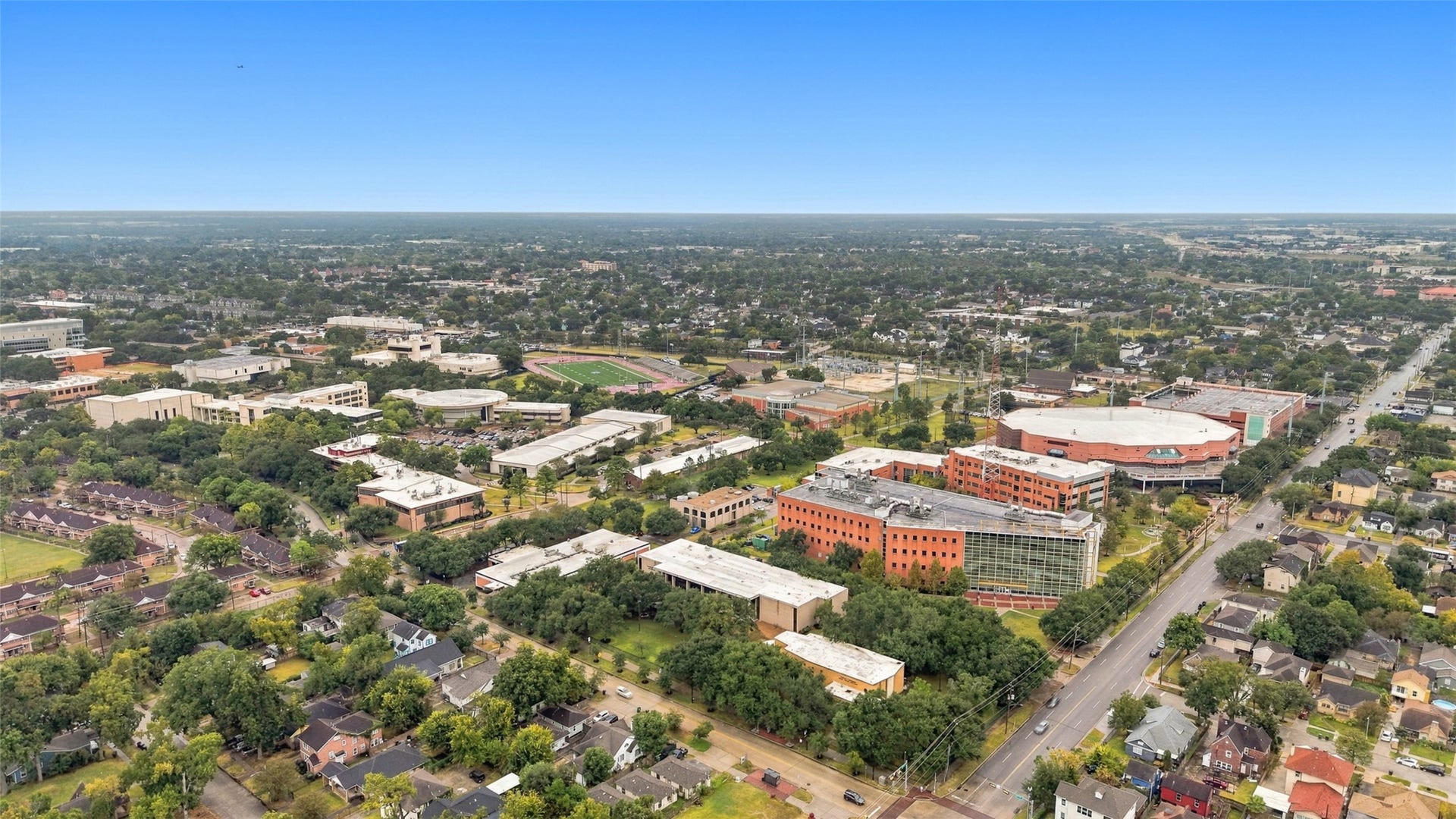 3201 Berry Street, #A/B, Houston, TX 77004 Prime location with easy access to educational institutions, vibrant neighborhoods, and a well-connected road network, ideal for convenient urban living.