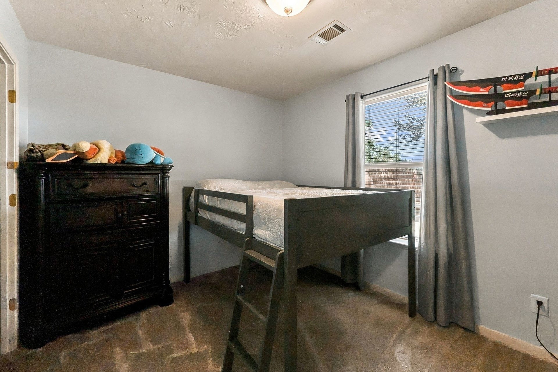 28814 Red River Loop, Spring, TX 77386 Another angle showcases the bedroom's closet, neutral wall colors & generous floor space. The room offers plenty of potential for use as a guest bedroom, children's room or home office.