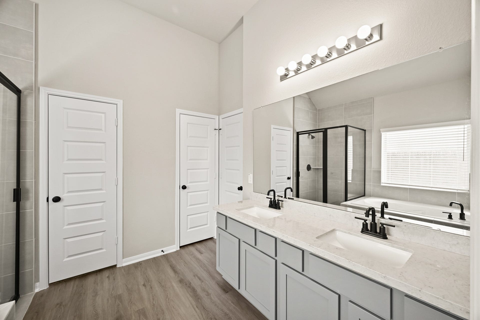 18620 Shauna Danielle Drive, New Caney, TX 77357 Relaxing owner's bath (*Photo not of actual home and used for illustration purposes only.)