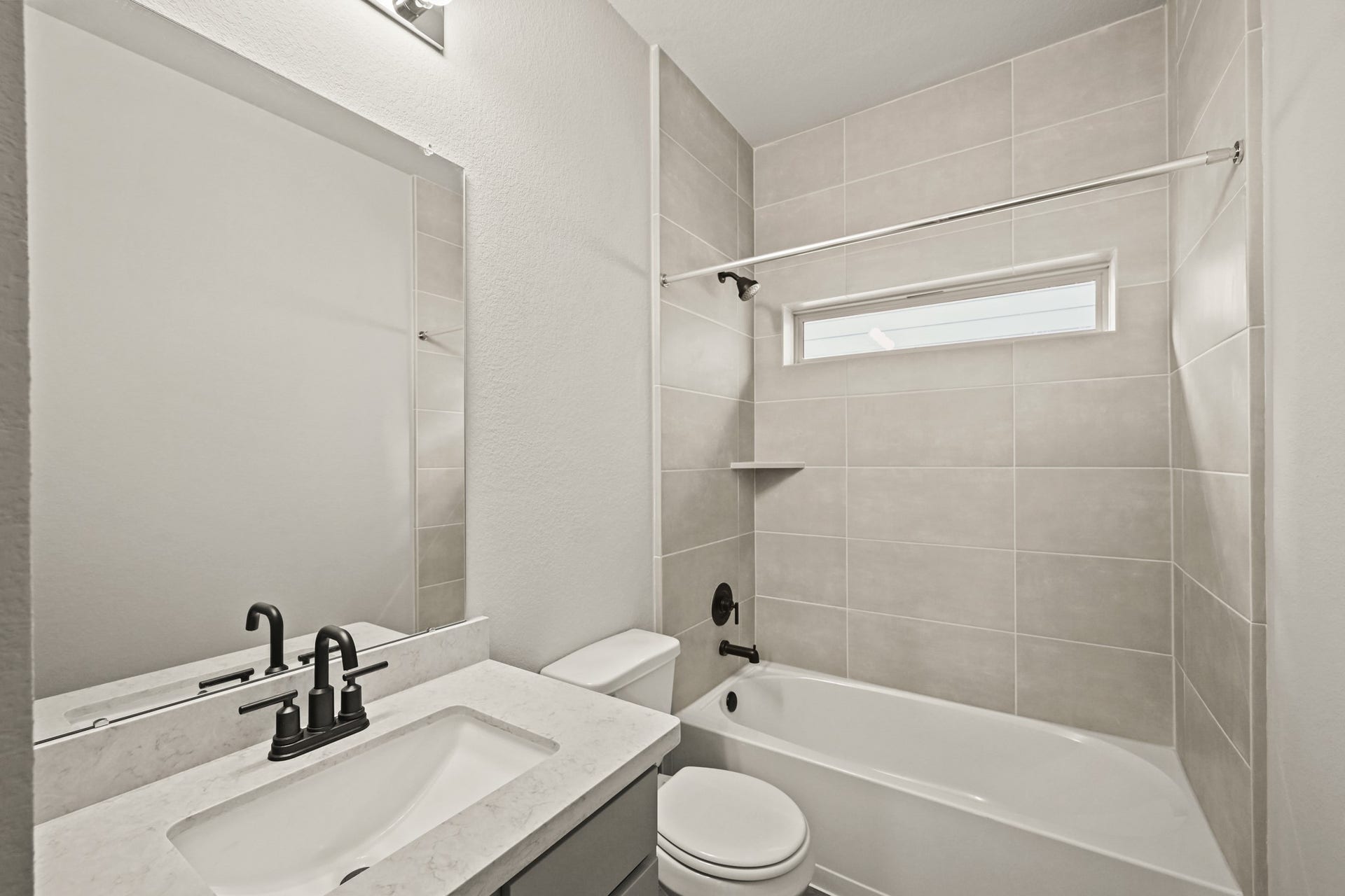 18620 Shauna Danielle Drive, New Caney, TX 77357 Hall bath (*Photo not of actual home and used for illustration purposes only.)