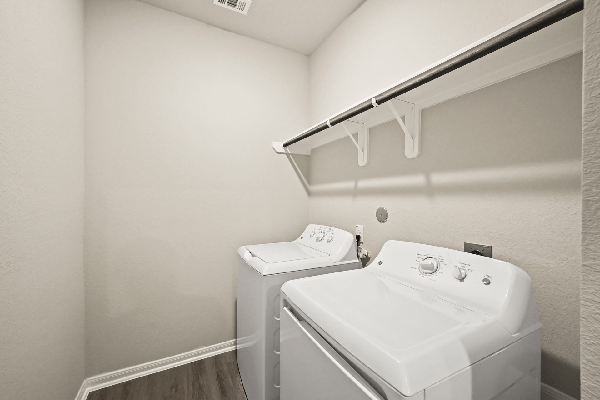 18620 Shauna Danielle Drive, New Caney, TX 77357 Laundry room (*Photo not of actual home and used for illustration purposes only.)
