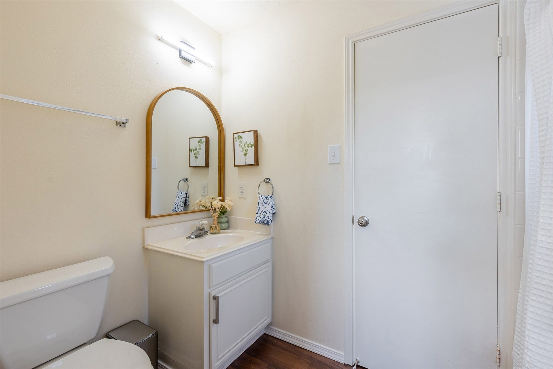13435 Bishop Way Drive, Houston, TX 77083 Full bathroom 3