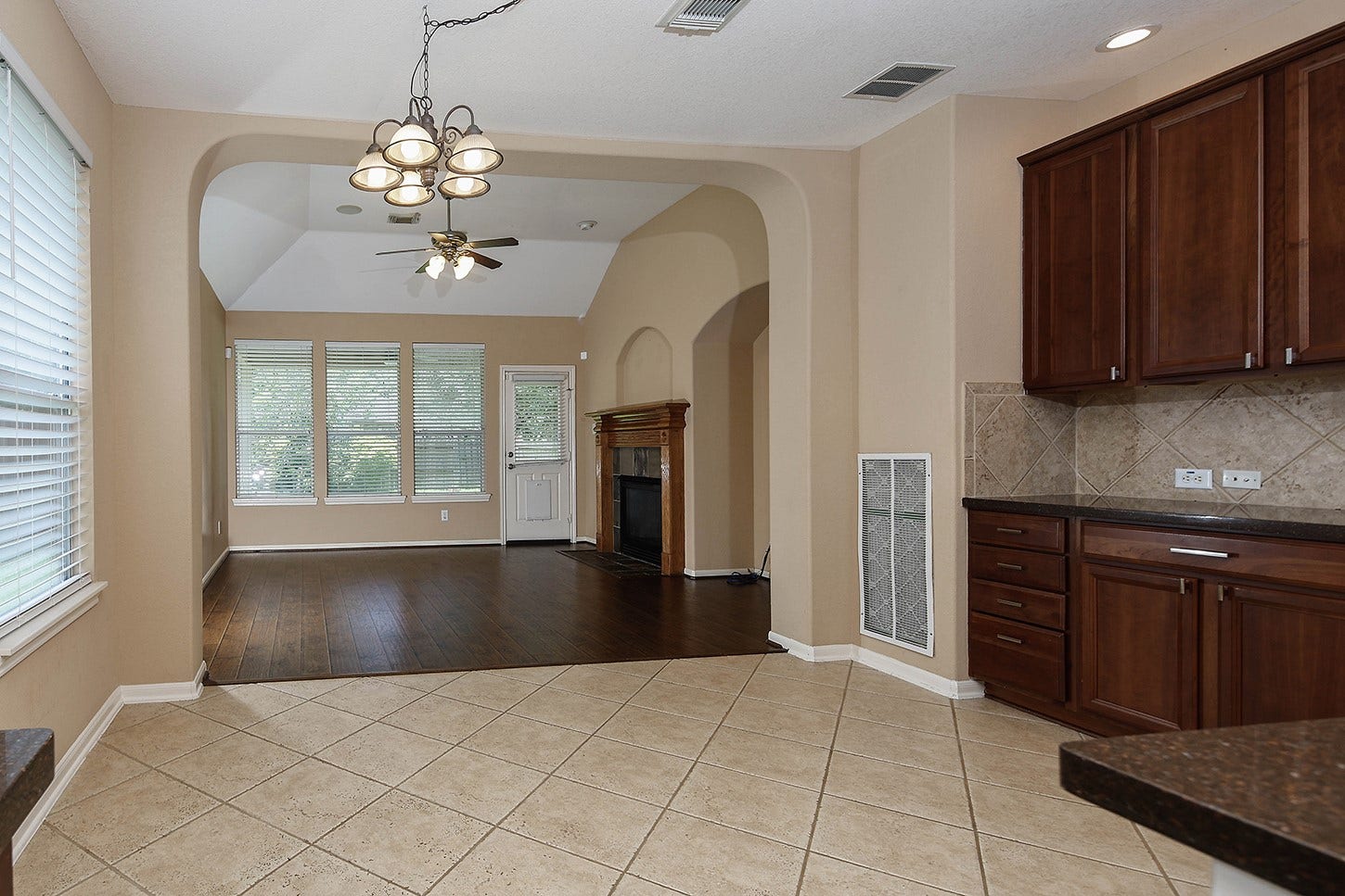 19 Patina Pines Place, The Woodlands, TX 77381 19 Patina Pines Place, The Woodlands, TX 77381